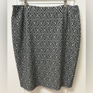 Kasper Black and White Pencil Skirt for Work